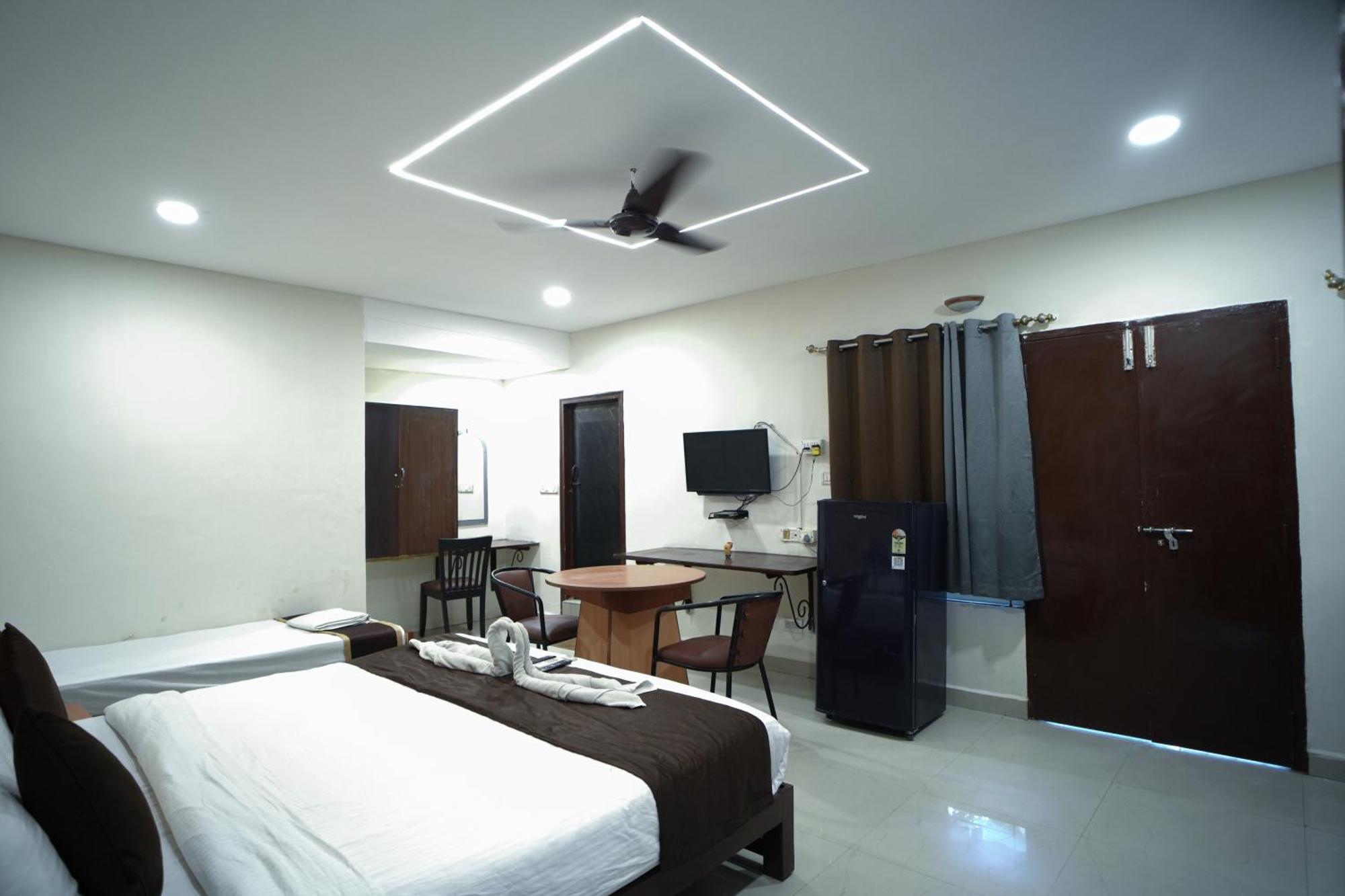 Raajnest Service Homestay *