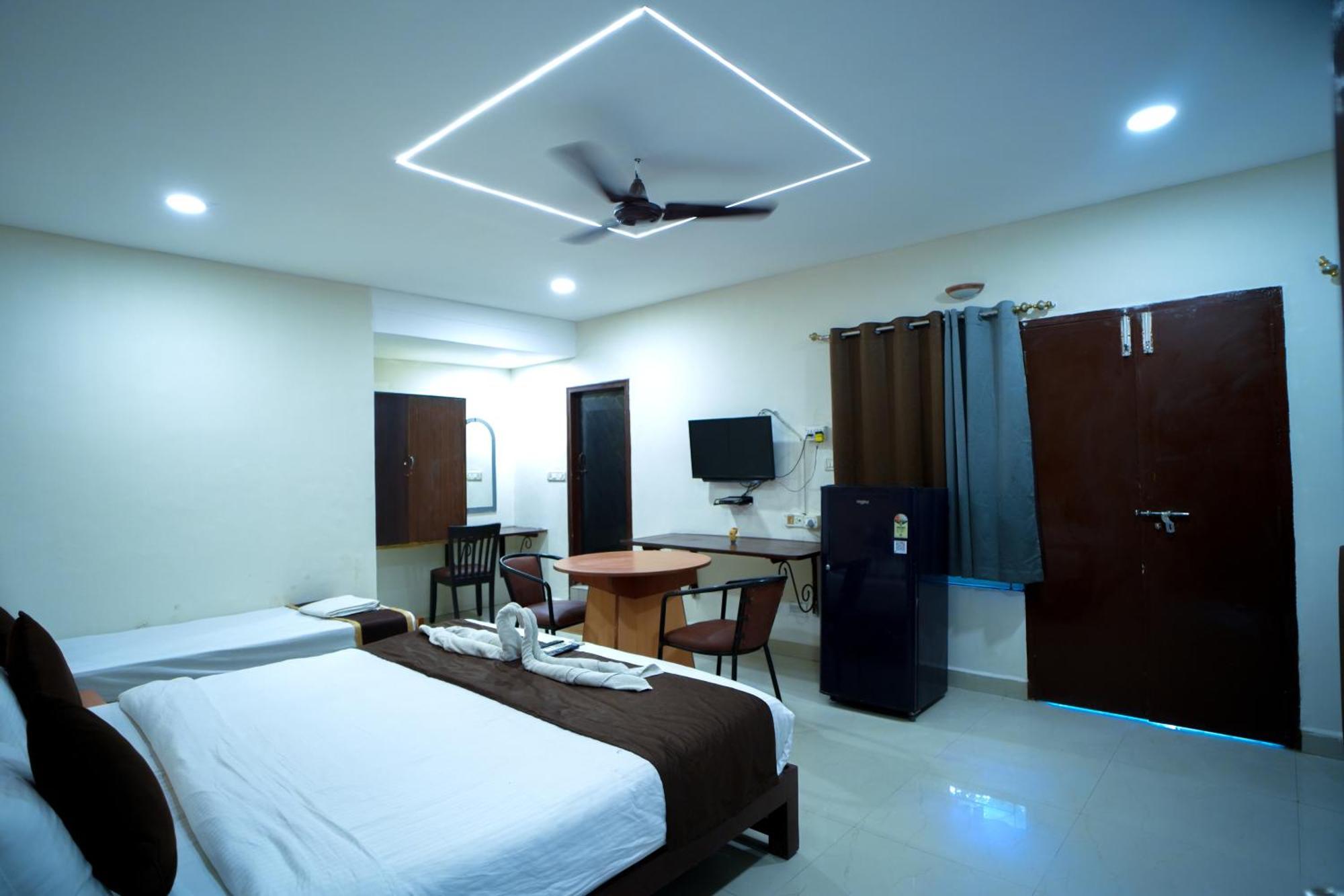 Homestay Raajnest Service *